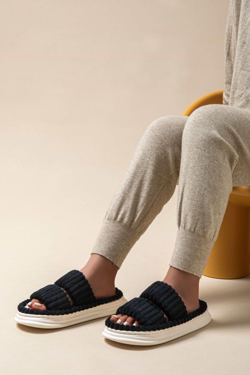 Open Toe Fluff Platform Slippers - Trendy by Luna