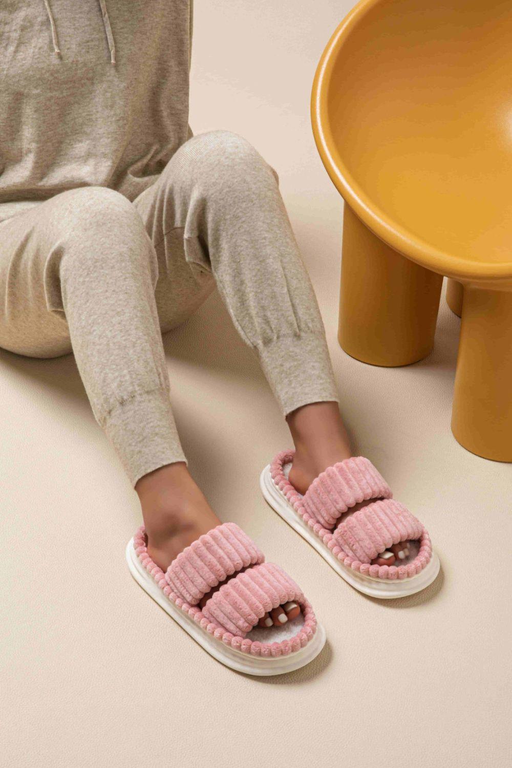 Open Toe Fluff Platform Slippers - Trendy by Luna