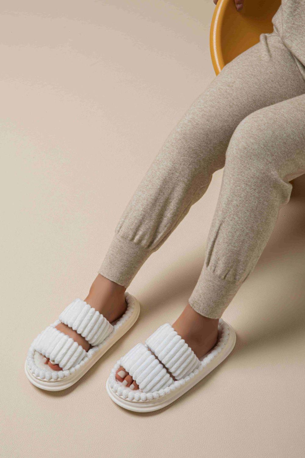 Open Toe Fluff Platform Slippers - Trendy by Luna