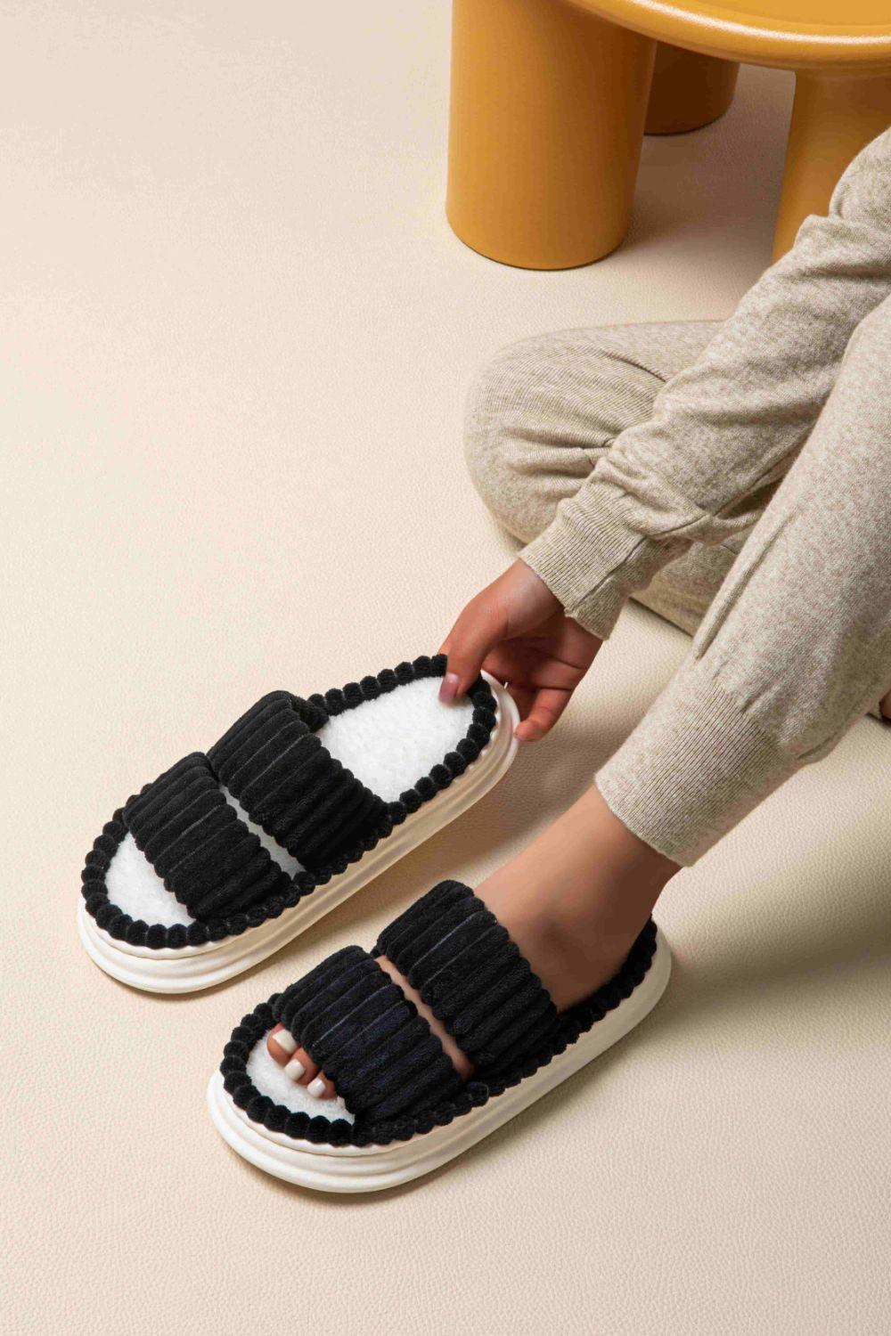 Open Toe Fluff Platform Slippers - Trendy by Luna