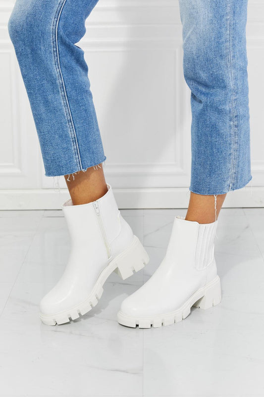 MMShoes What It Takes Lug Sole Chelsea Boots in White - Trendy by Luna